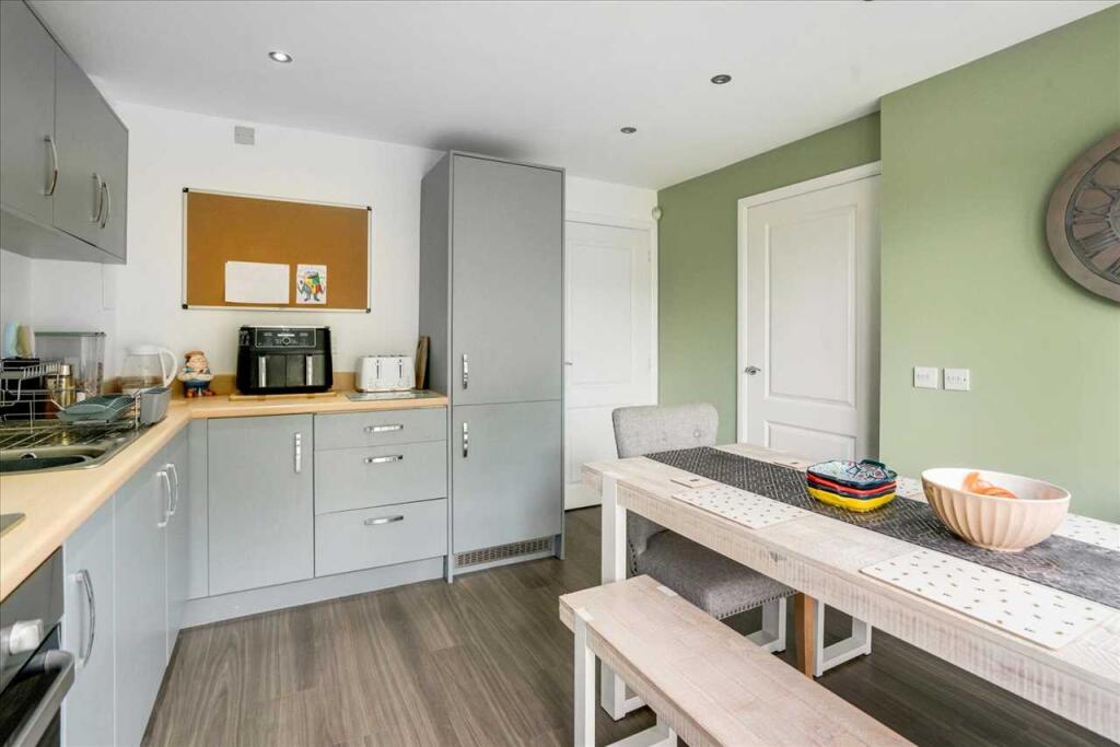 Kitchen Dining (1)