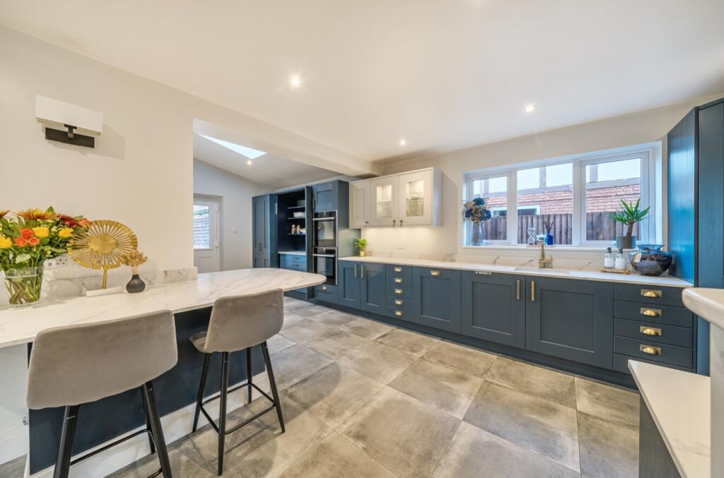 1383098-9-691dd7d871276