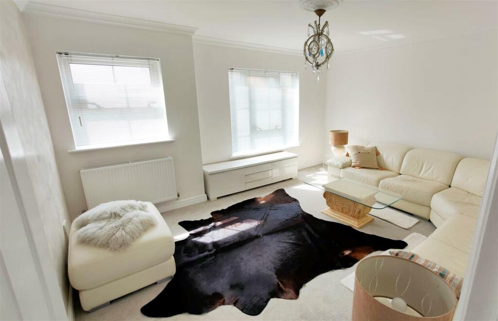 Gwynne Close, W4 - FOR SALE