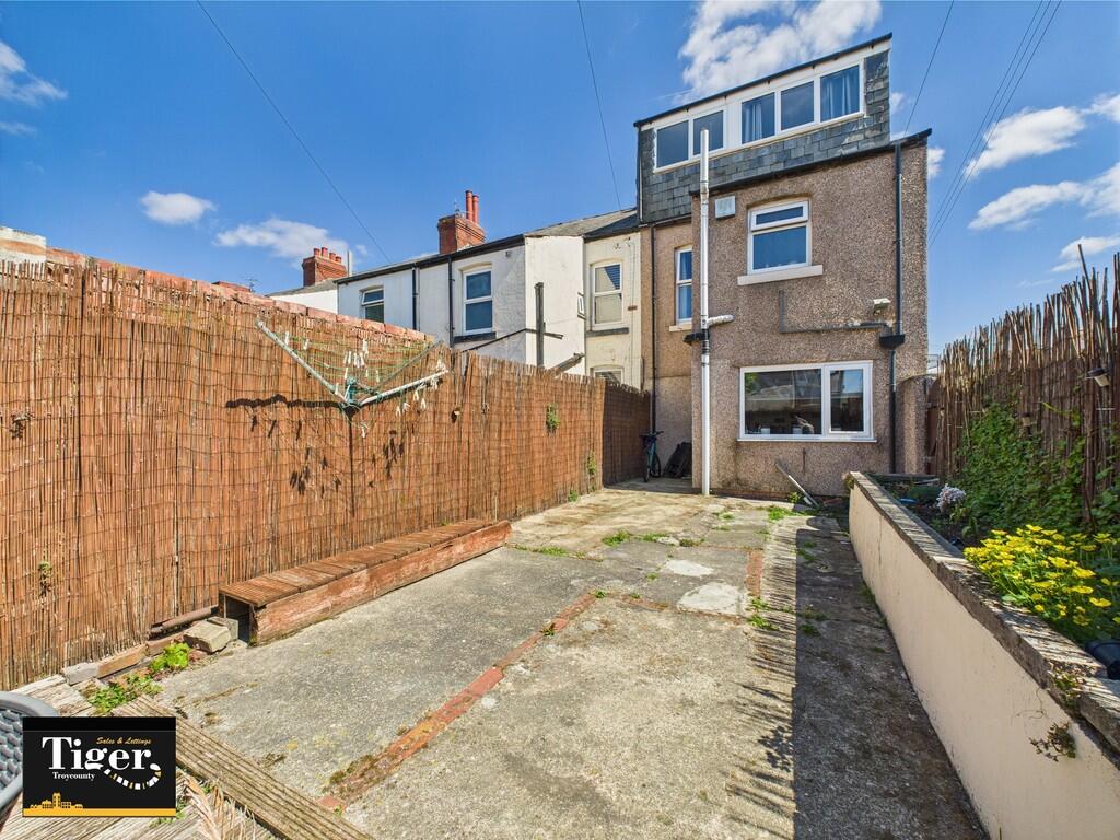 CAM02176G0-PR0577...