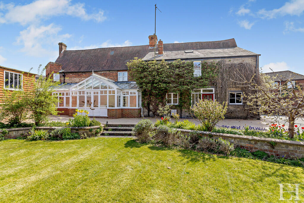 8642632-exteriorW...