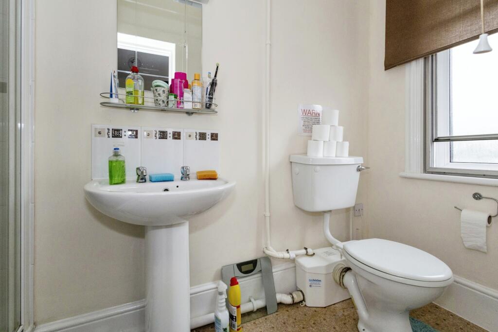 First Flr Bathroom 2