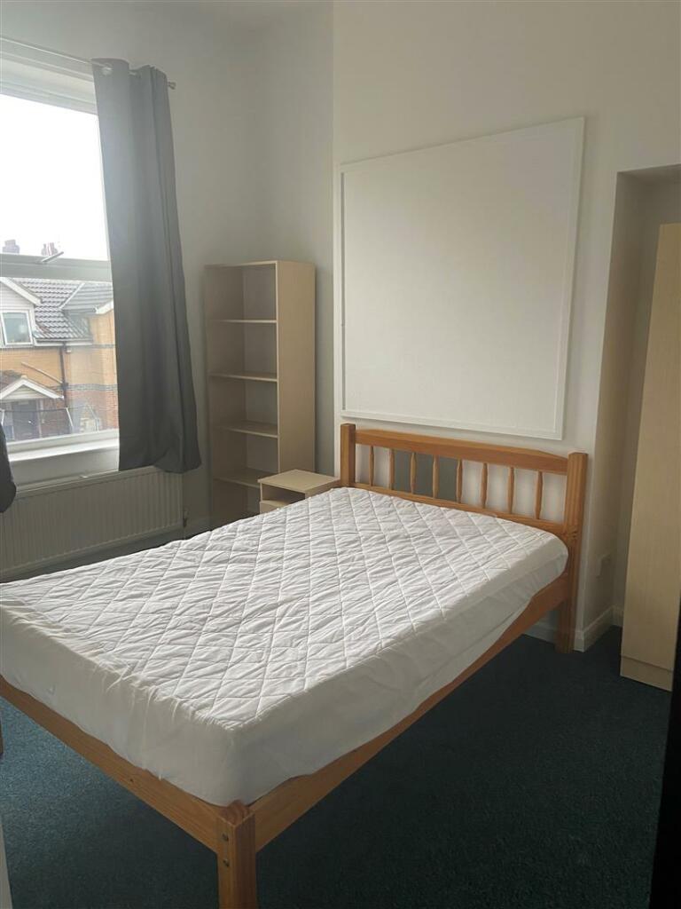 Bedroom 1.3.JPG