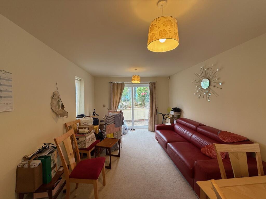 Lounge 2