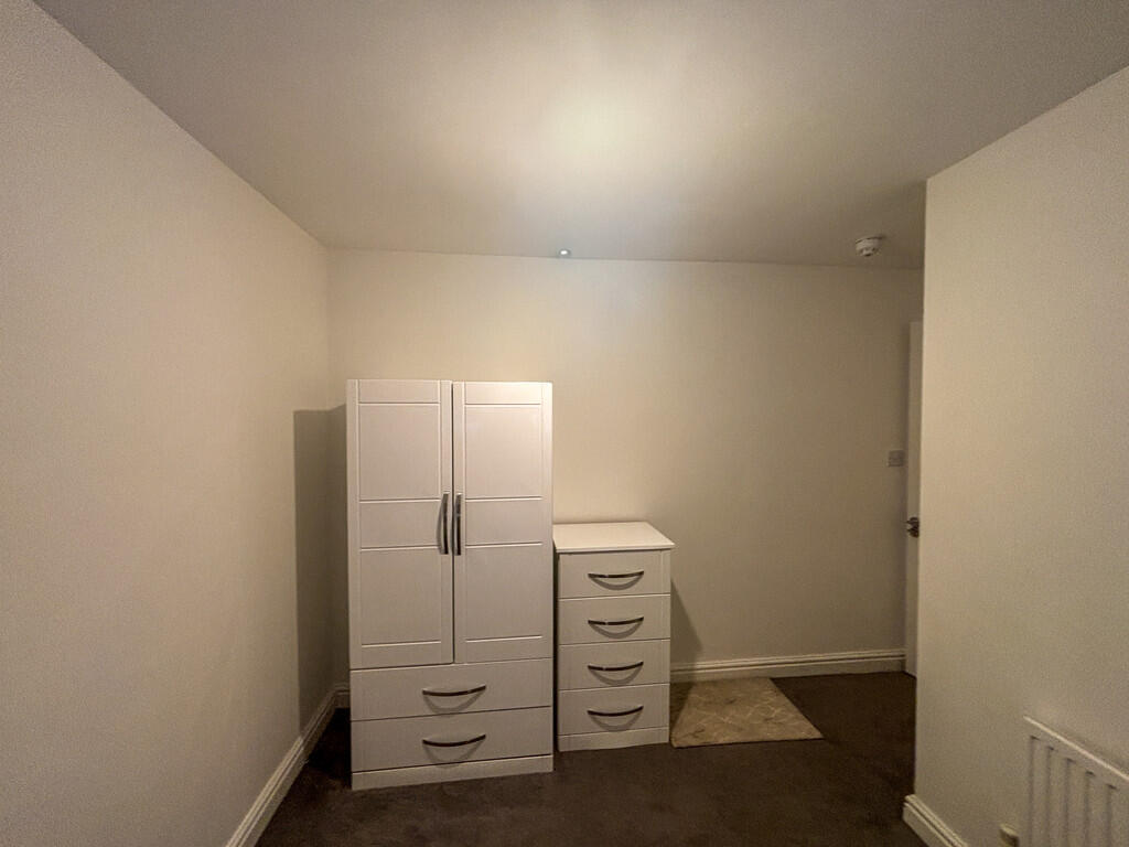 Room 8 (2)
