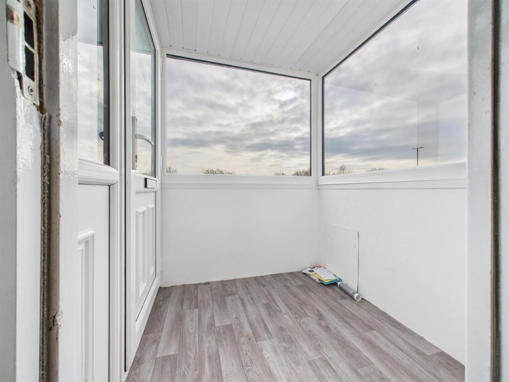 13 - 3-Bedroom Maisonette in Yate.jpg