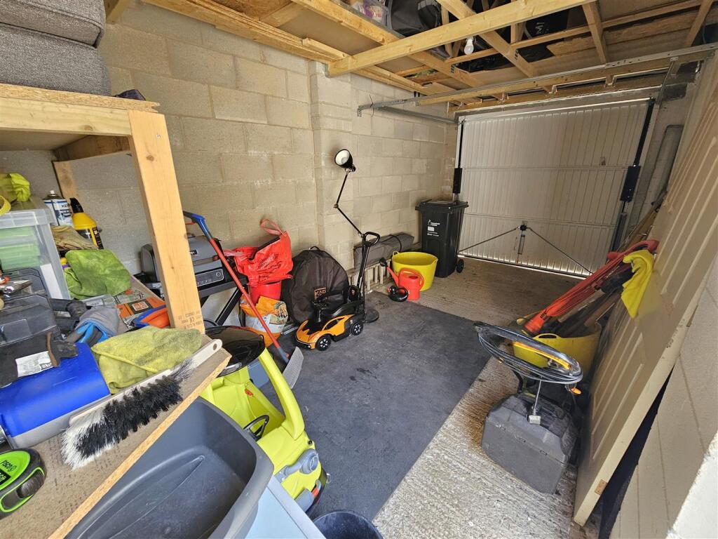 Garage.jpg