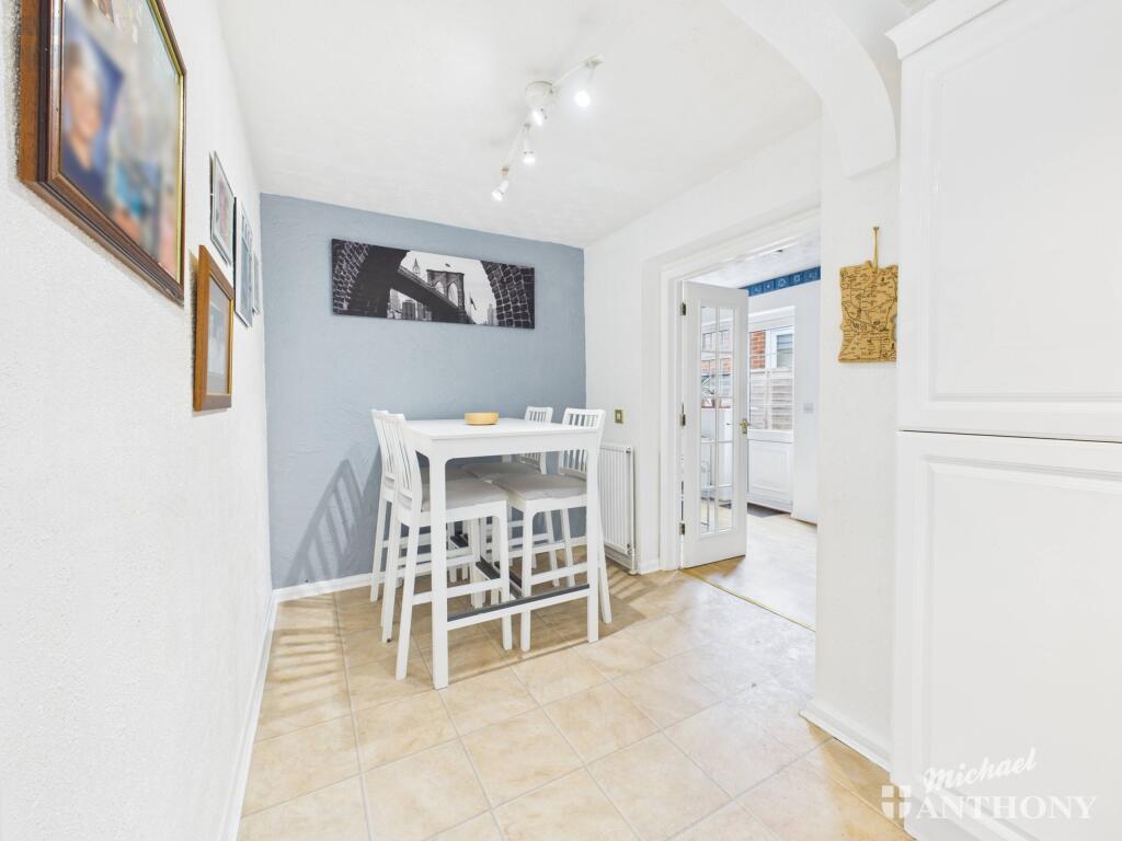 CAM03852G0-PR0377-STILL014