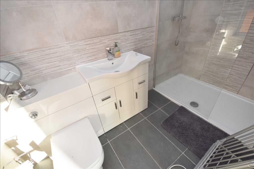 En suite shower room