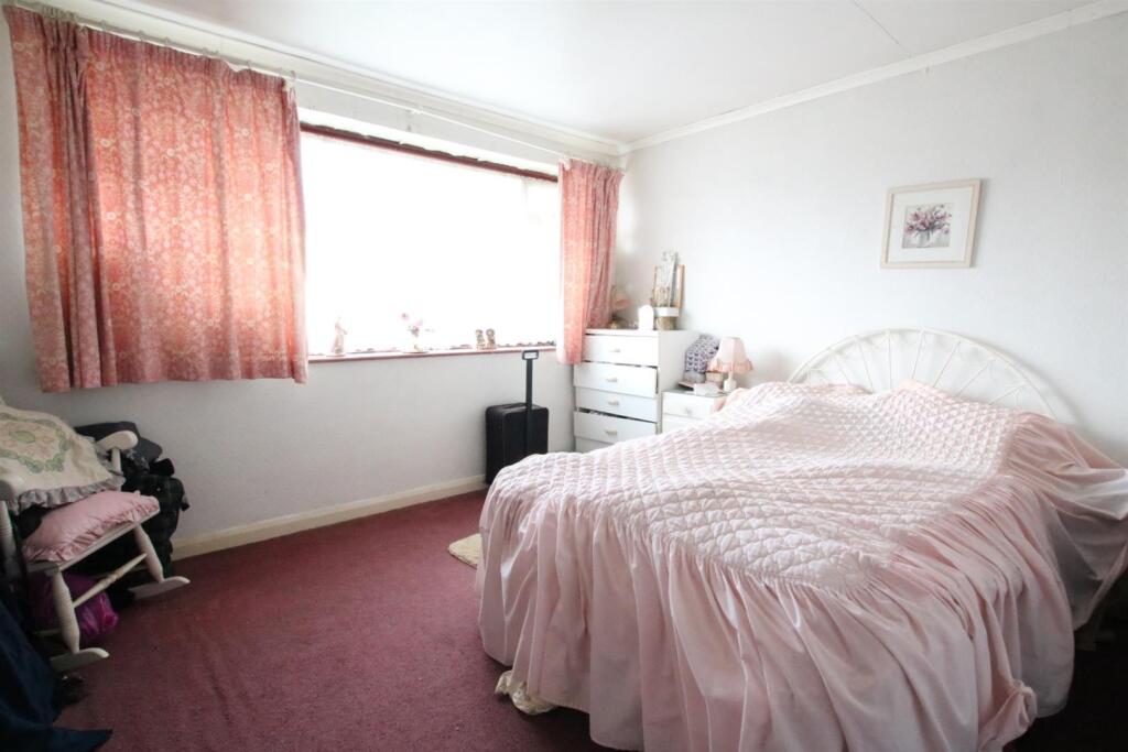 Main bedroom.JPG