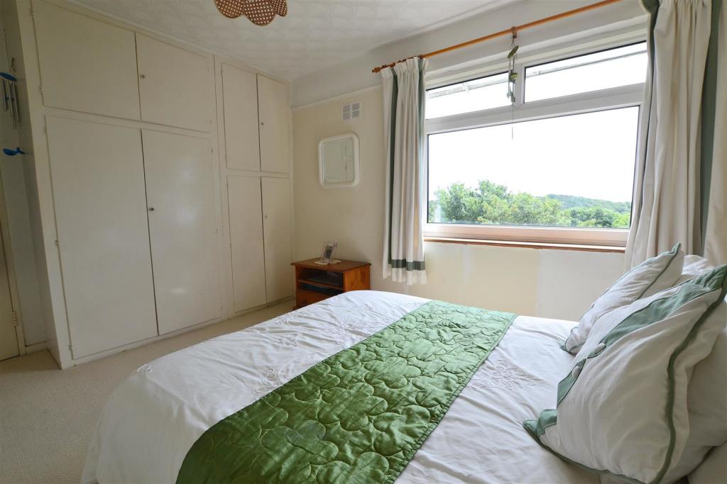 bed 2...JPG