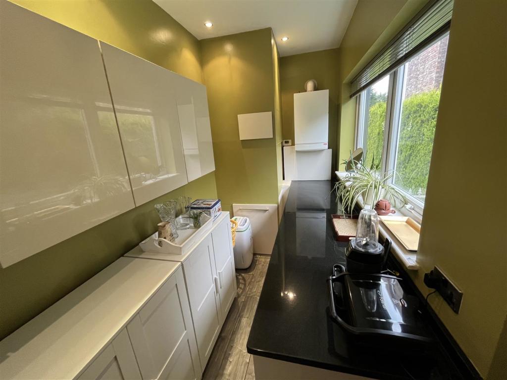 Breakfast Kitchen Aspect 5.jpg