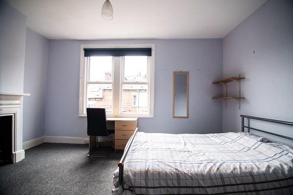 12-Walton-Road-First-floor-front-bedroom-4.jpg
