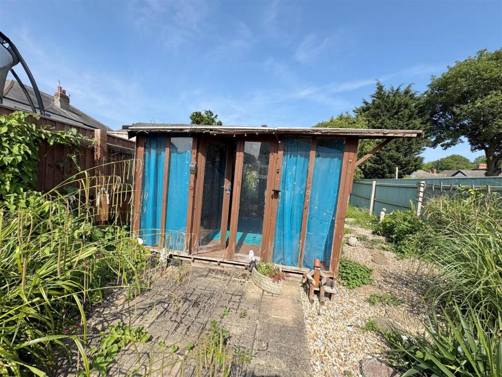SUMMER HOUSE