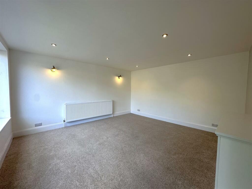 Generous Lounge 872