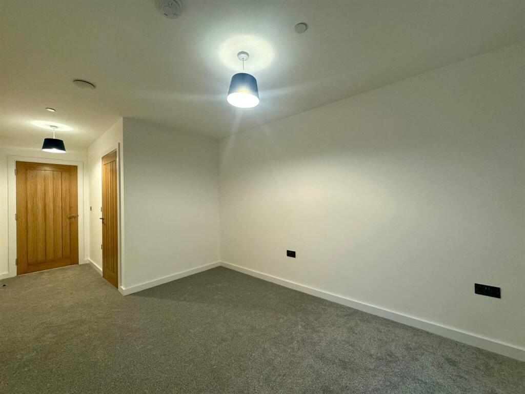 main bedroom pic 2.jpeg