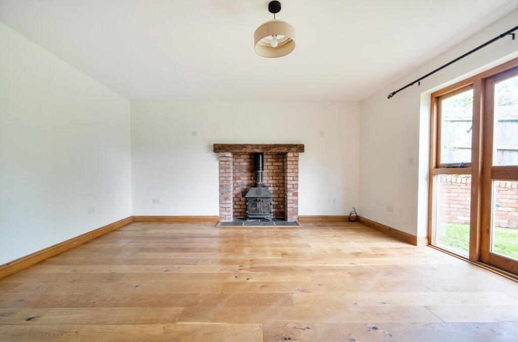 1370632-8-68ff9d7...