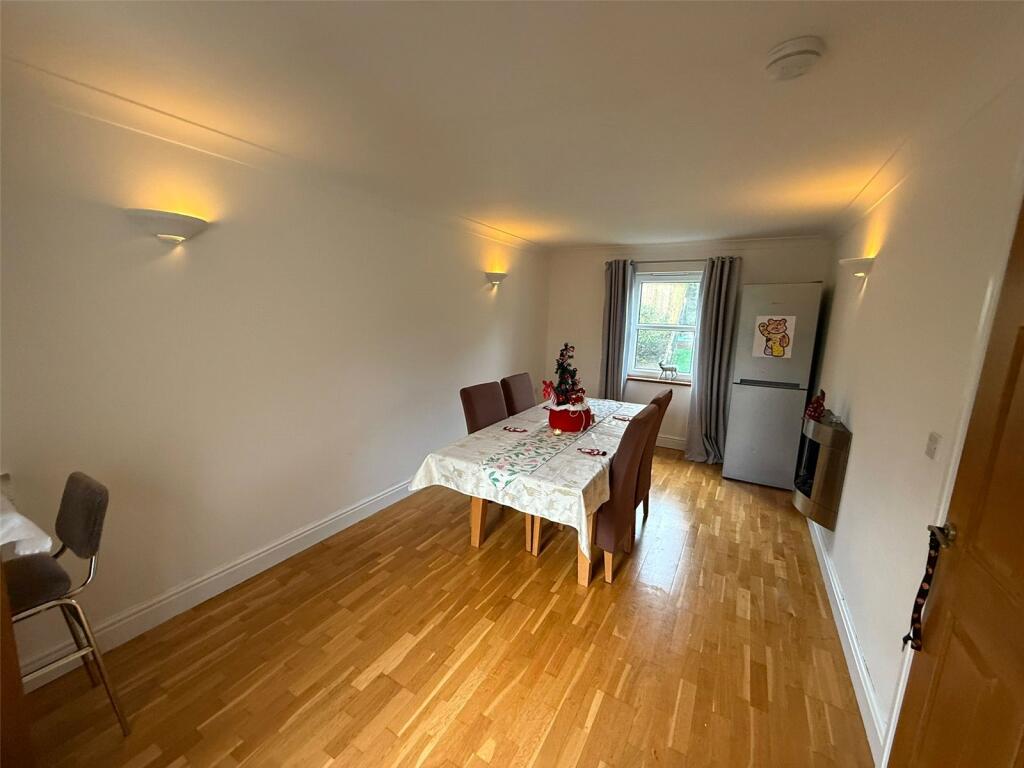 Dining Room/Bedroom5