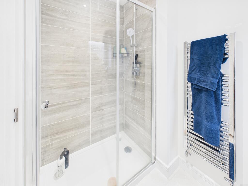 CAM02871G0-PR0689-STILL006