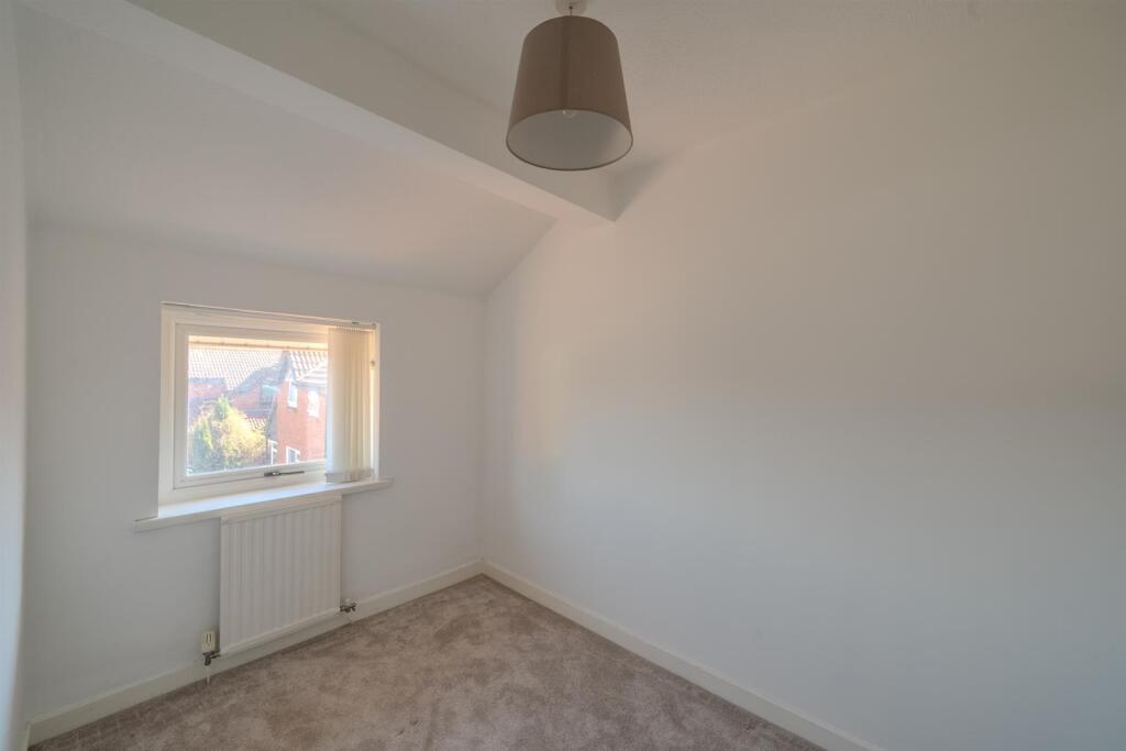 11 Greenfield Close-3.jpg