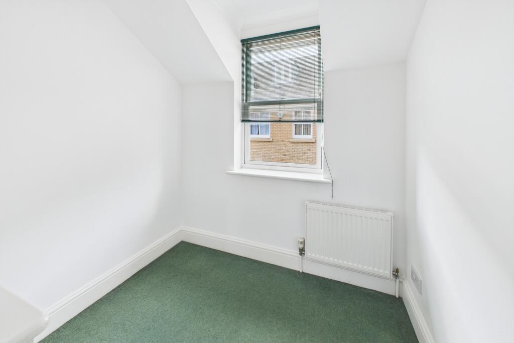 CAM02545G0-PR0390-STILL010