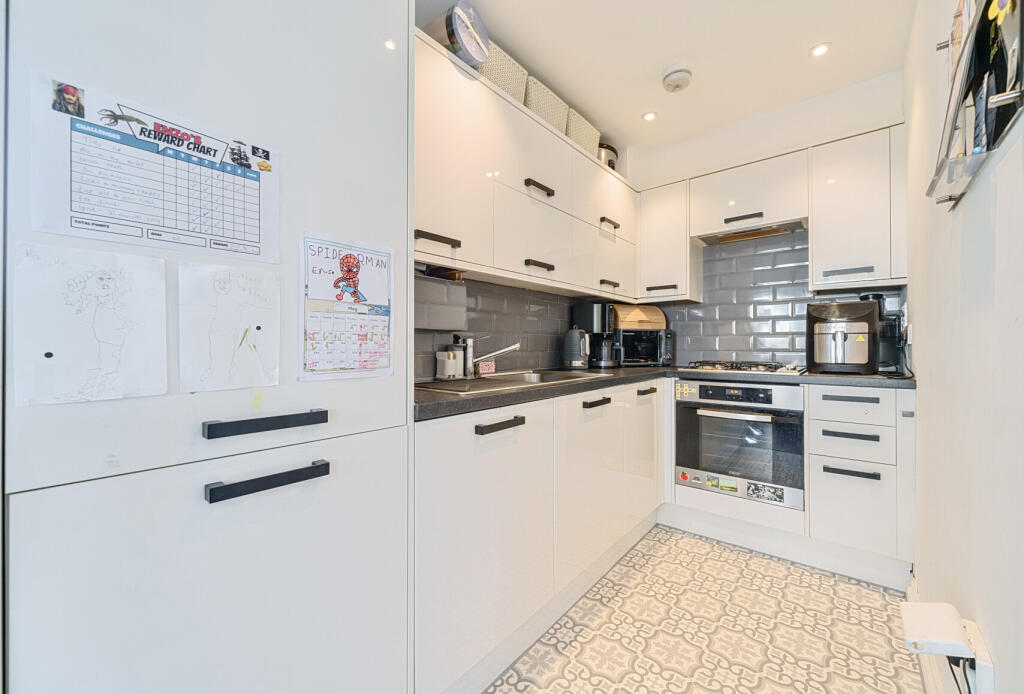 1295576-12-6824bf...