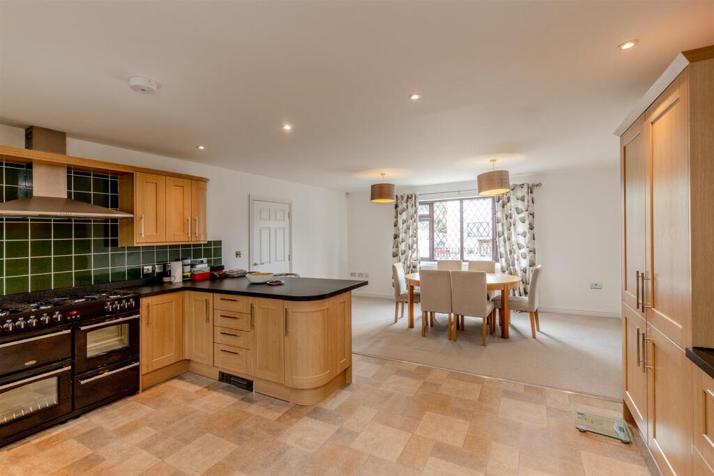 Tudor Lodge, Henbury Kitchen 3.jpg