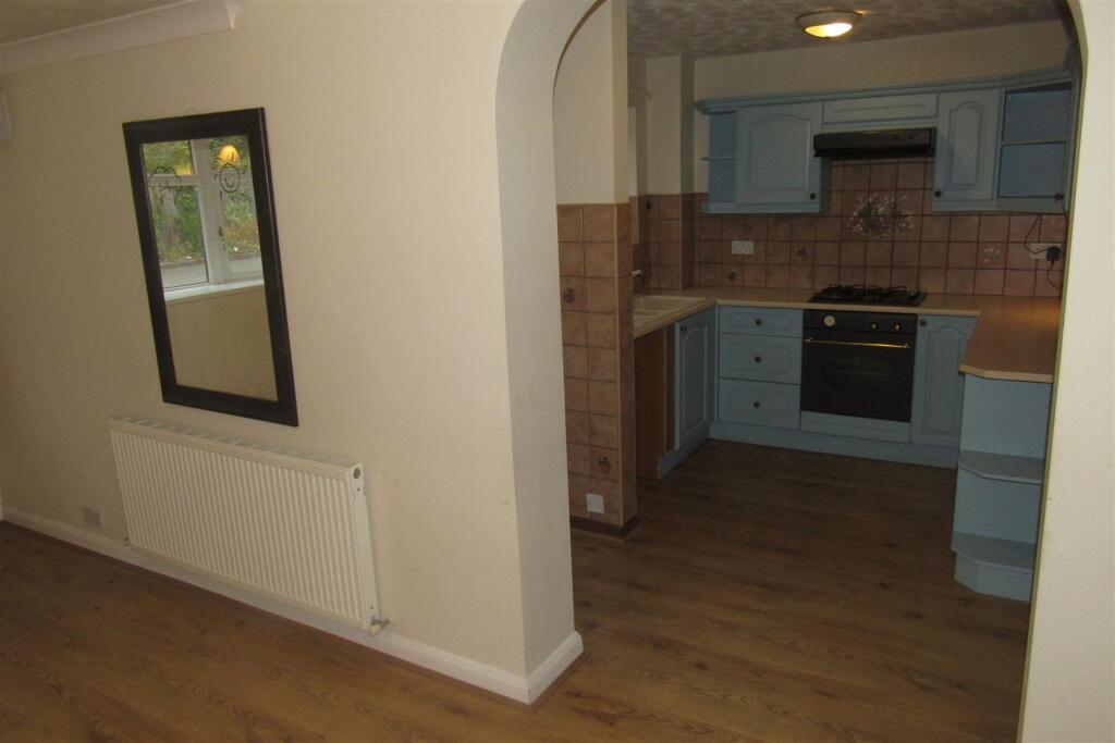 Kitchen 1.jpg