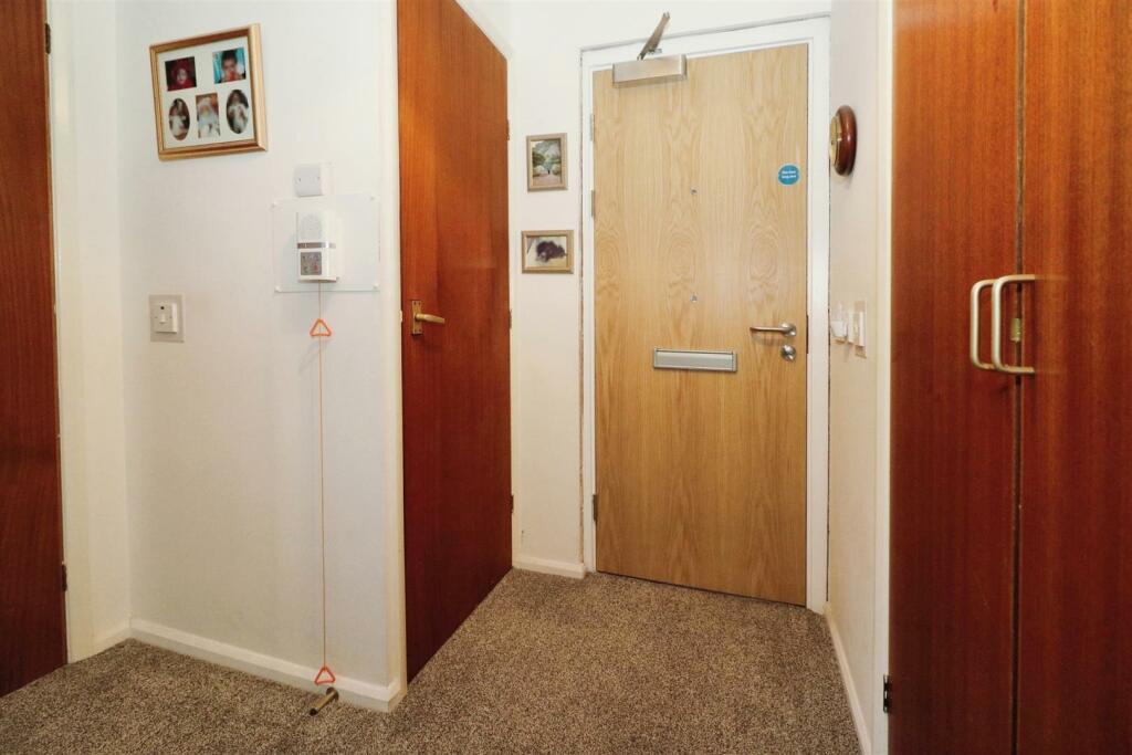 ENTRANCE HALL