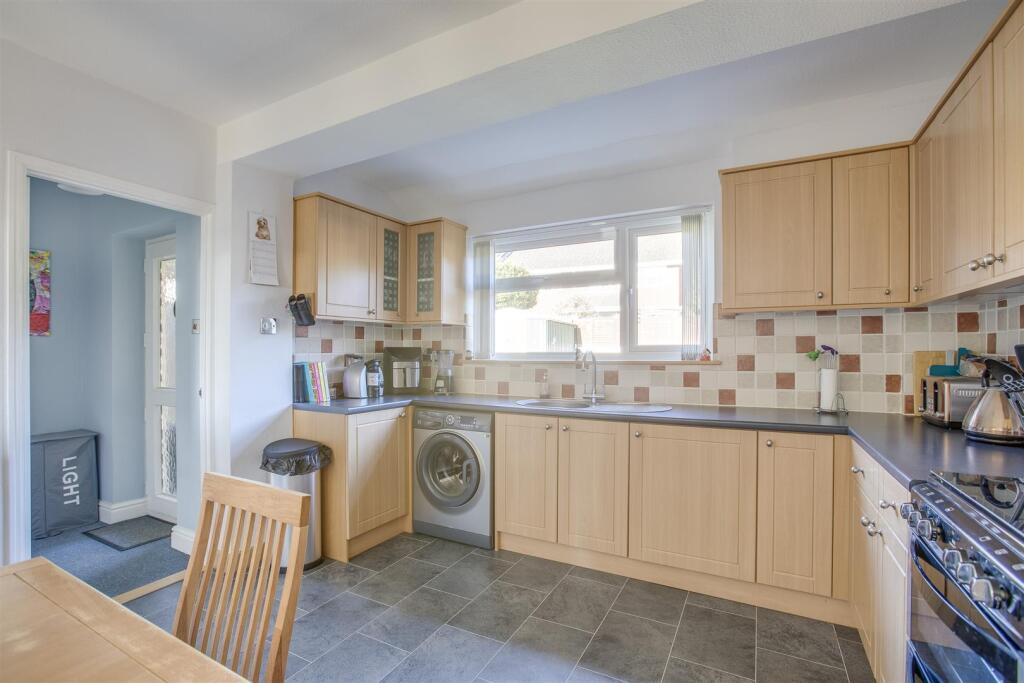 3 Jubilee Road, HP13 5TP-12.jpg
