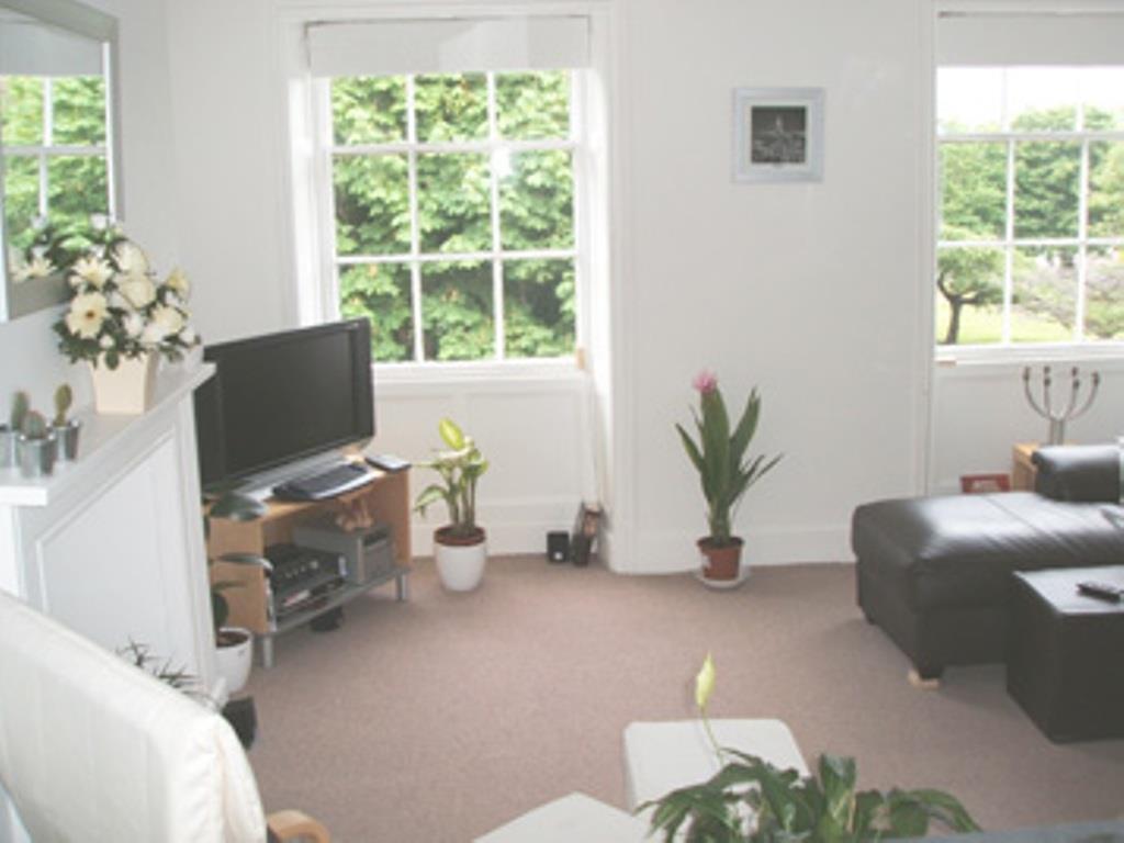20_flat4_sittingroom_large.jpg