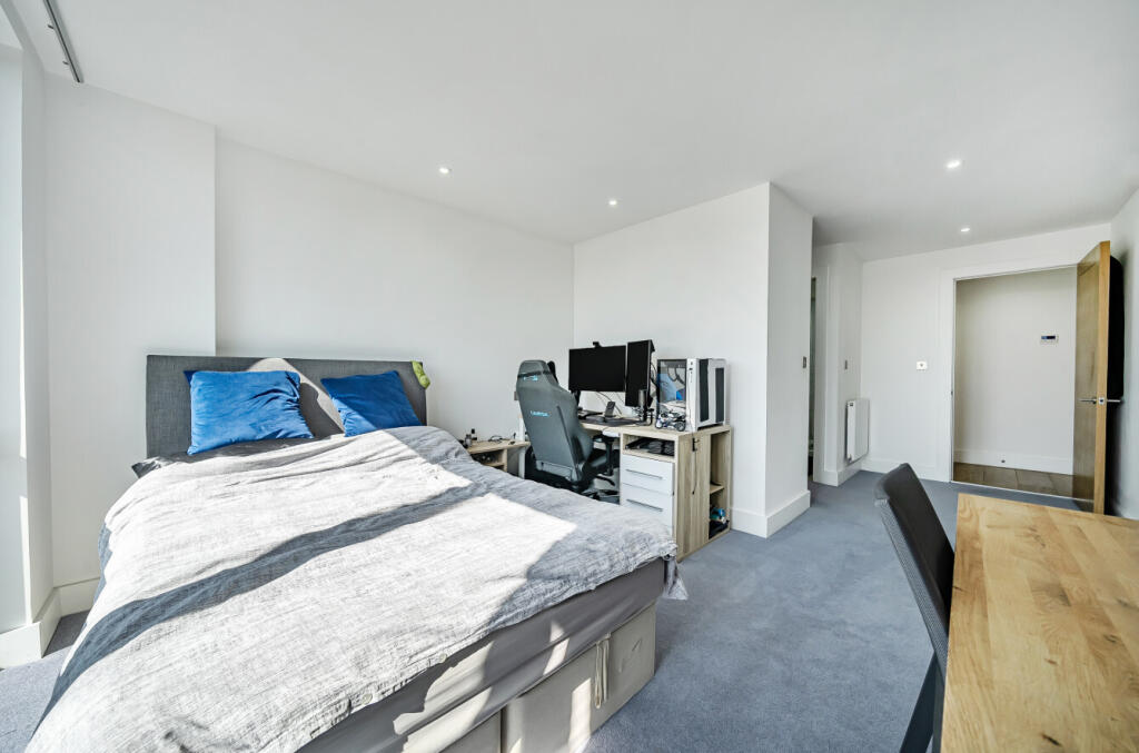 1325748-8-687157a...