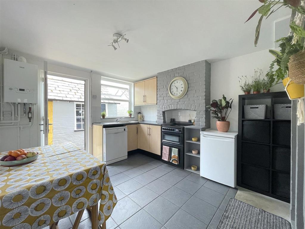 Kitchen (1).jpeg