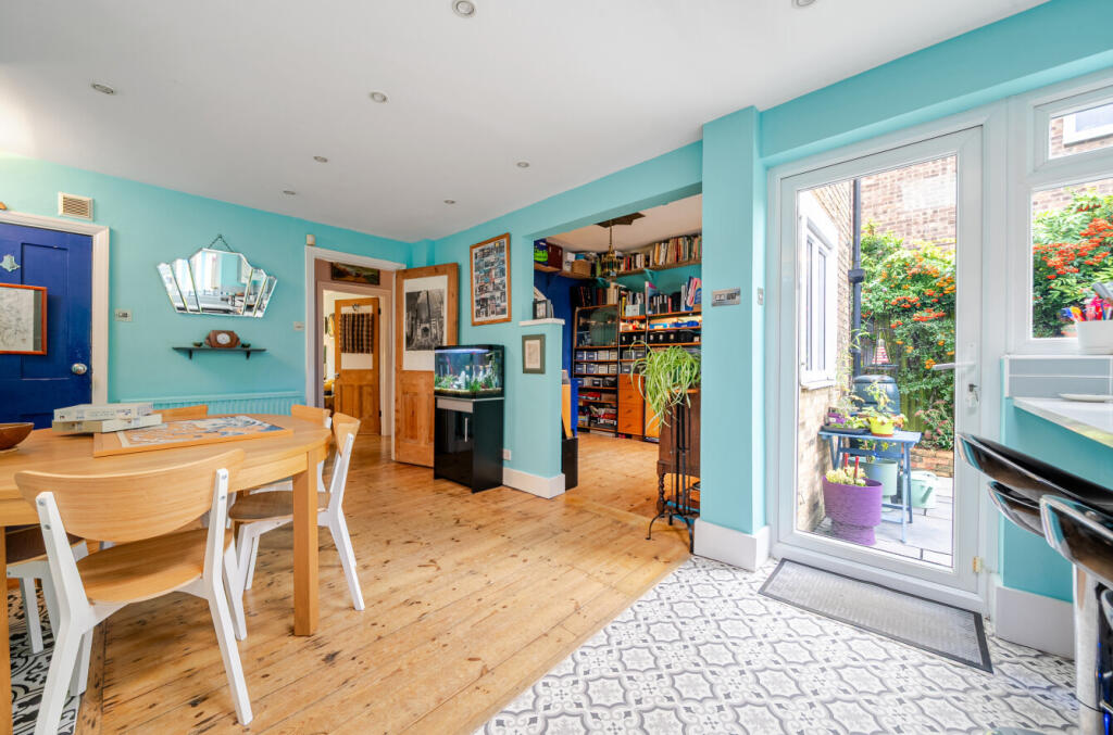 1364080-15-68f8a0...