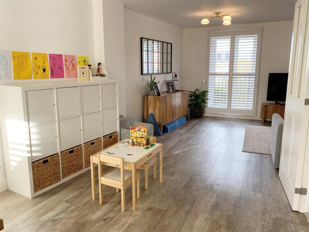 Kids Area - Sitt 1.JPG
