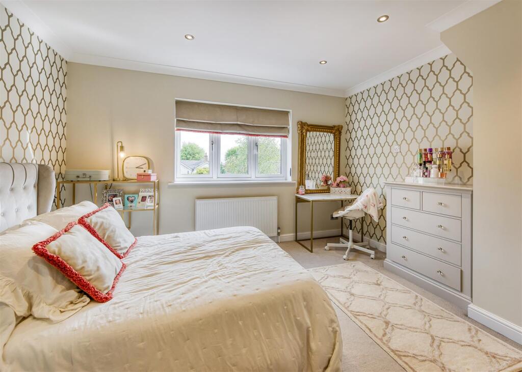 34 Post Office Road-bed2.jpg