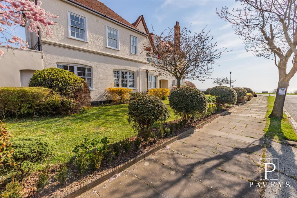 PRIVATE ENTRANCE HALL