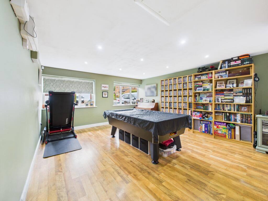 GAMES ROOM