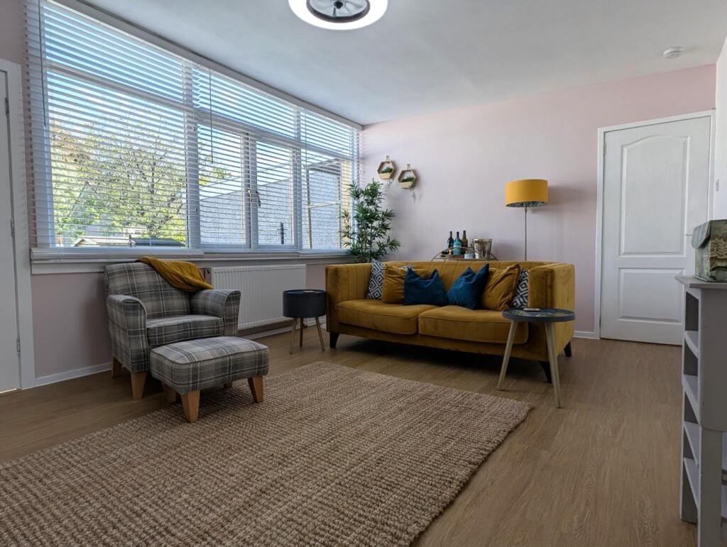 5 Lounge.jpg