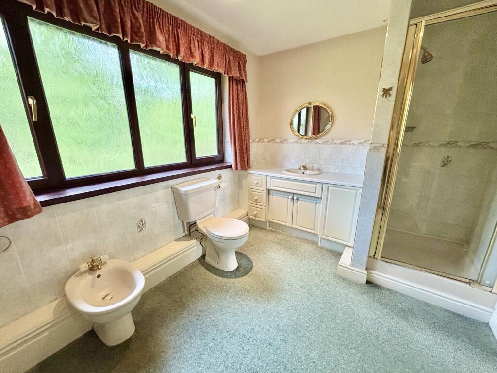 En-Suite Bathroom