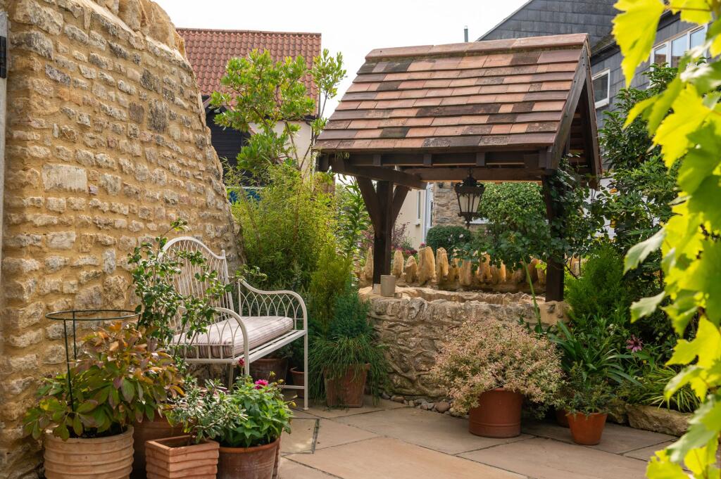 Courtyard Garden