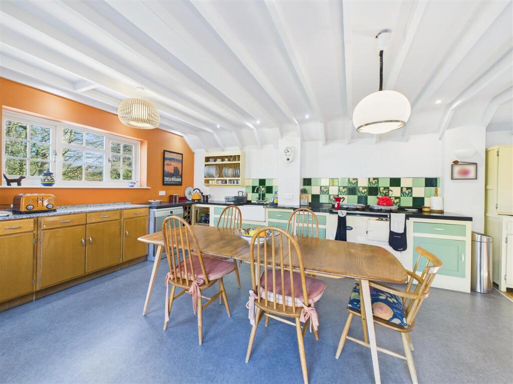 KITCHEN /DINER