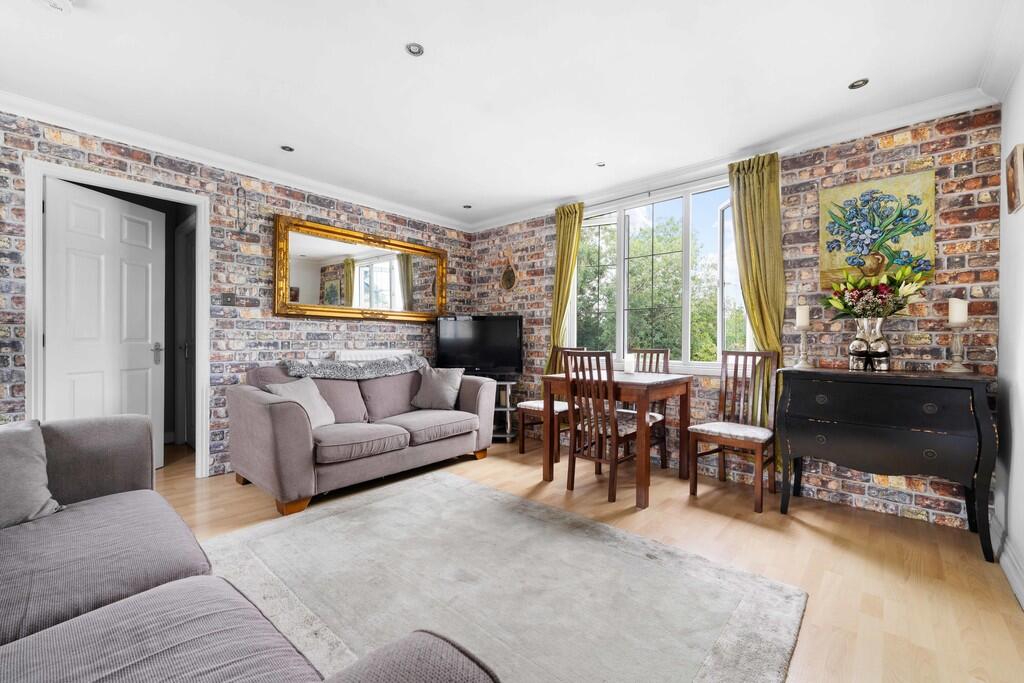 The Holkham, Vica...