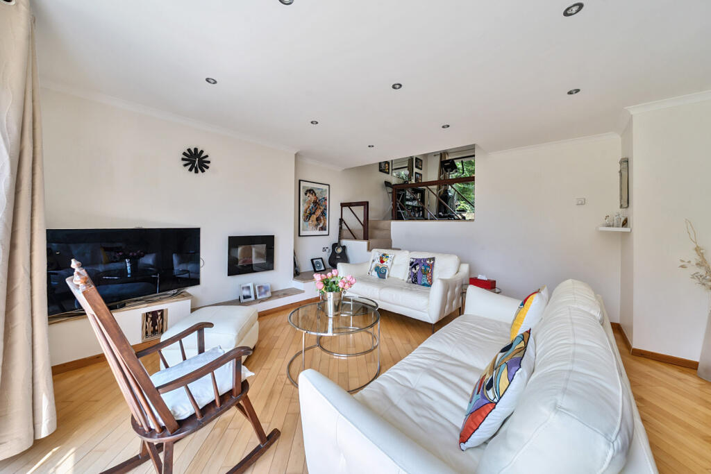 1315525-17-686bde...