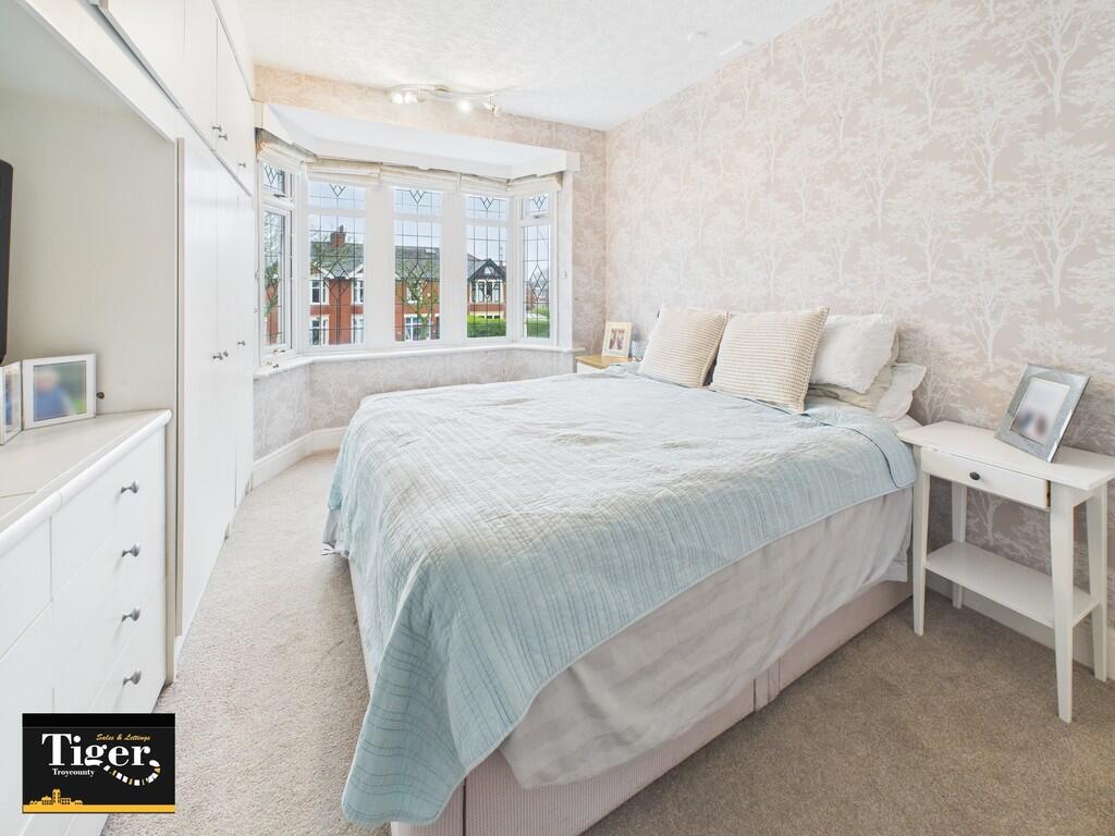 CAM02176G0-PR0777...