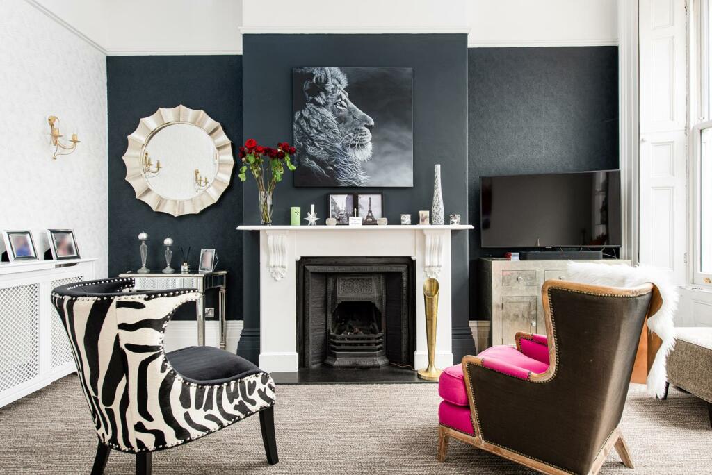 Sitting_Room_3.jpg