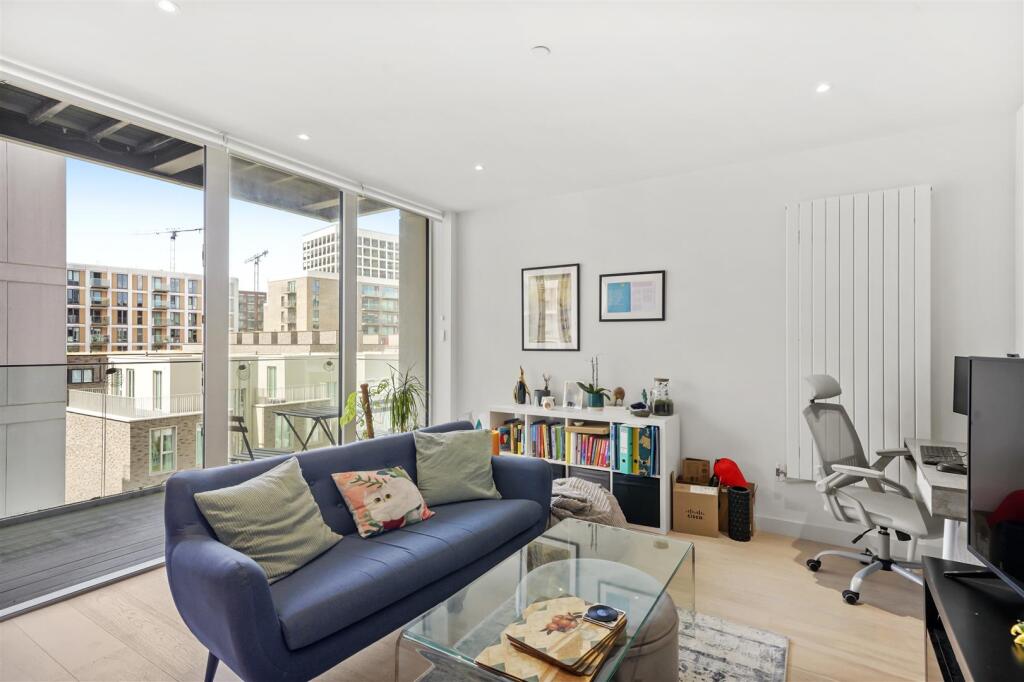 148 Liner House, 2 Royal Wharf Walk - wTowKXGtNZXS
