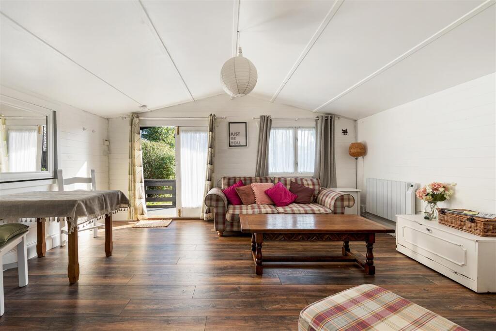 Amesbury Drive E4