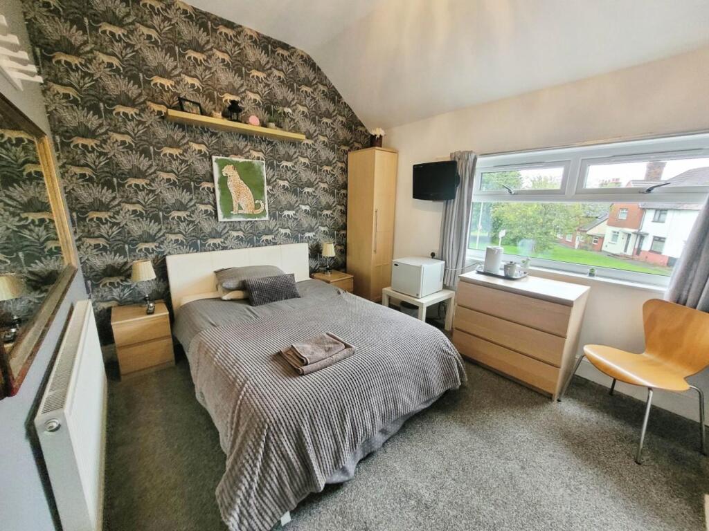 f3e889c0-Bedroom 206 20Heathfield 20Rd.jpg