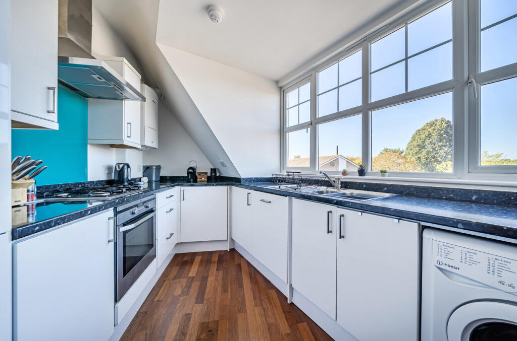 1363907-8-68e3e07...